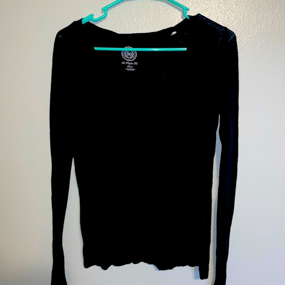 Medium black long sleeve v neck